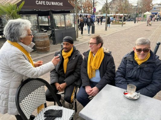 Présence au centre ville pour échanger avec les fontenaisiens