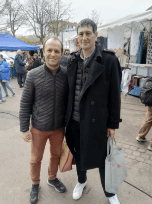 Distribution de notre invitation pour l’ atelier du 26 novembre « action sociale et solidarité ». Des échanges de qualité avec les habitants de notre commune.